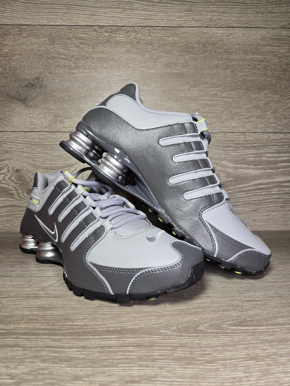 Nike Shox NZ Dark Grey Wolf Grey Volt 378341-009 Mens Size 9 / Womens 10.5 New